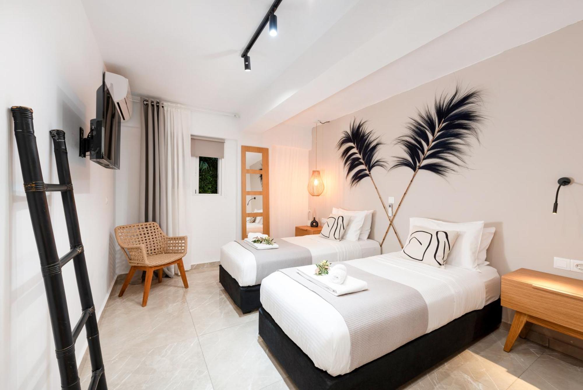 Hypnosis Beachside Villa With Private Heated Pool 耶奥伊乌波利斯 外观 照片