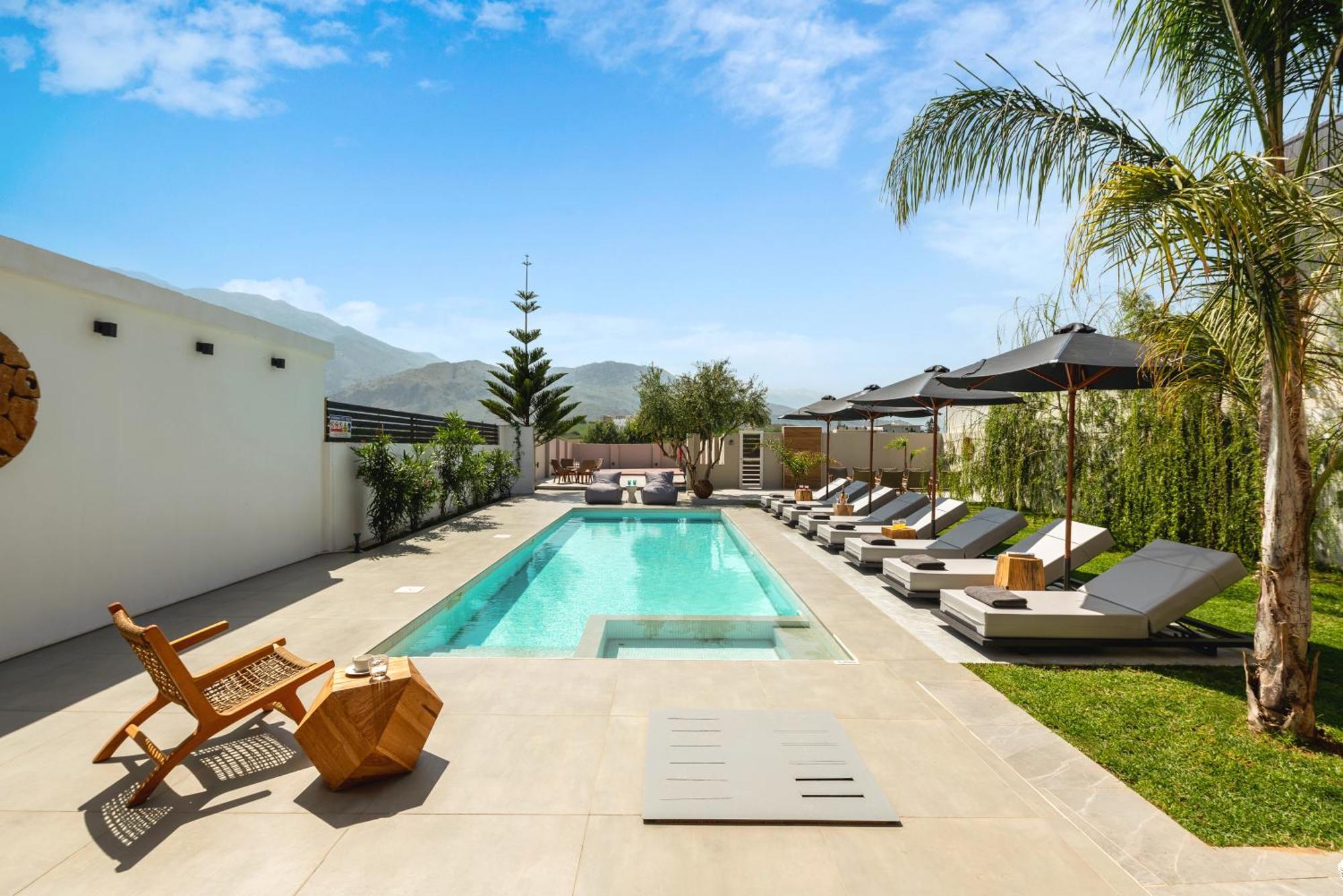 Hypnosis Beachside Villa With Private Heated Pool 耶奥伊乌波利斯 外观 照片
