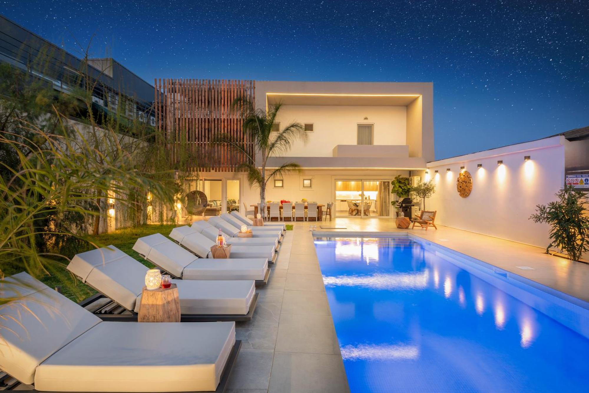 Hypnosis Beachside Villa With Private Heated Pool 耶奥伊乌波利斯 外观 照片