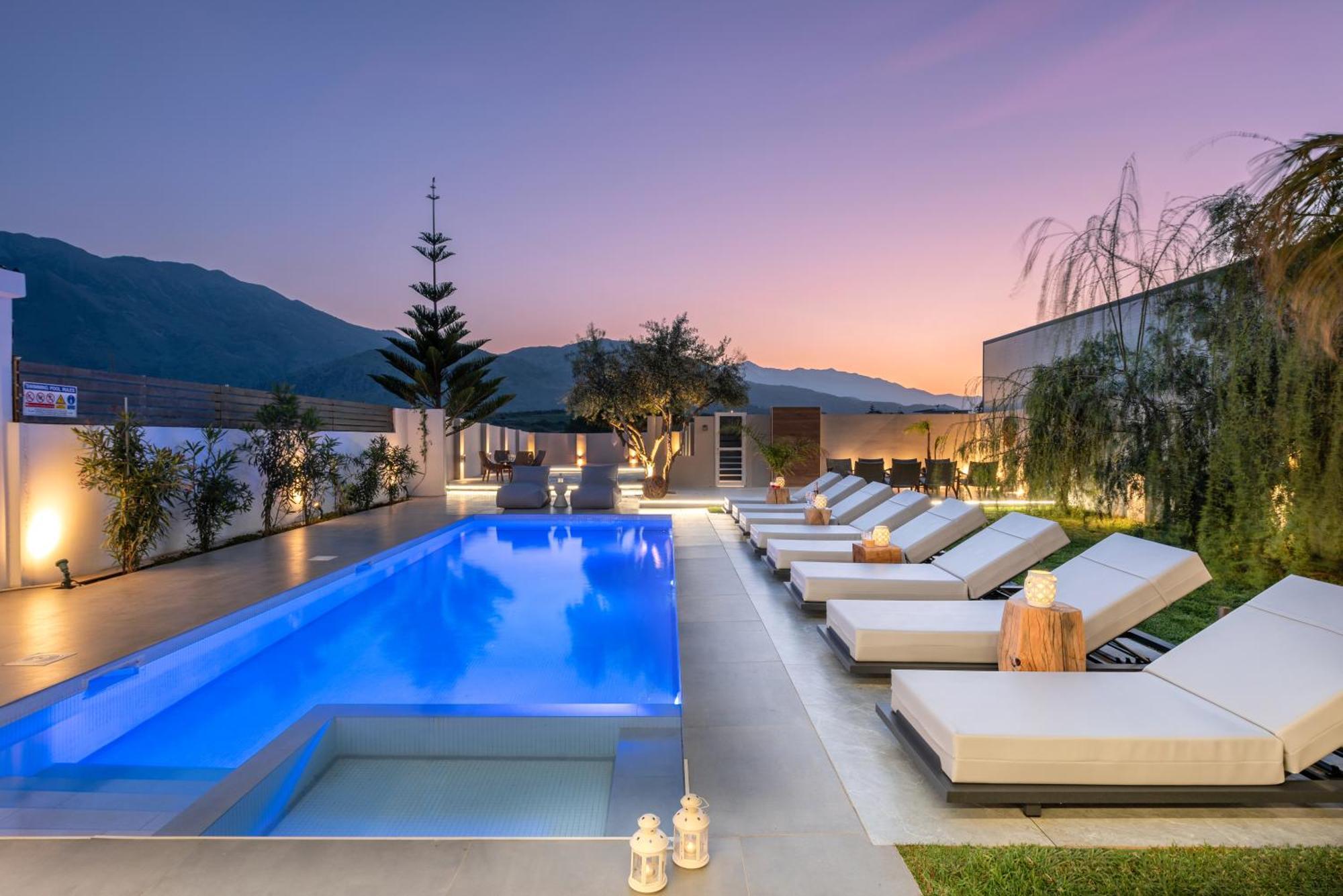 Hypnosis Beachside Villa With Private Heated Pool 耶奥伊乌波利斯 外观 照片